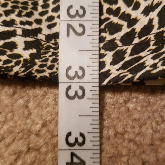 Nike Women's Animal Print Leggings. - Picture 10 of 12